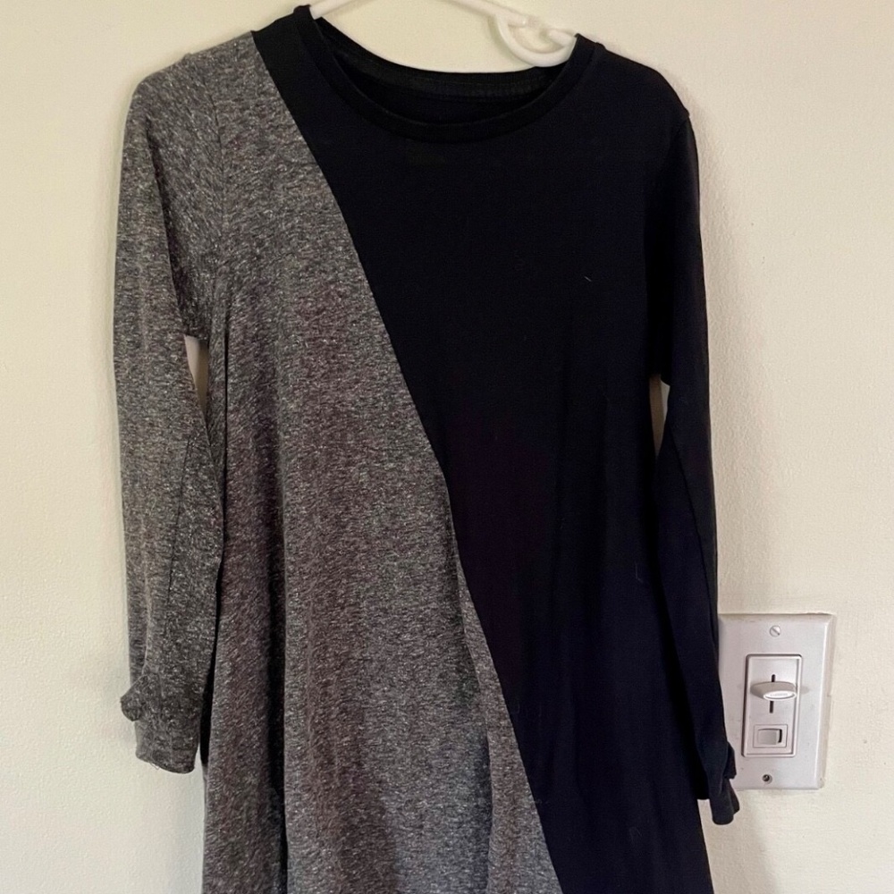Nununu girls size 4-5 dress Modern black and gray jersey